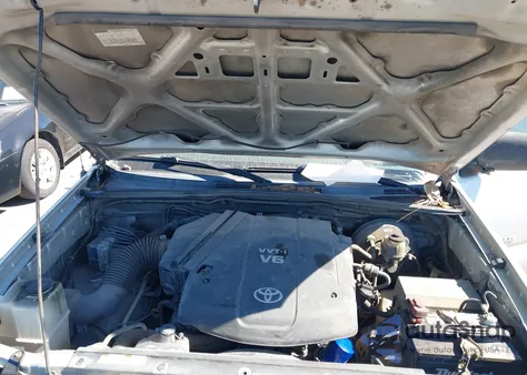 2010 Toyota Tacoma Prerunner V6 z USA, uszkodzony, nr VIN 3TMKU4HN5AM026256